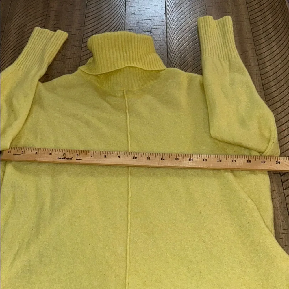 Athleta Yoga 🧘 Soft 🐢 Turtleneck Sweater Hi Low Polish!